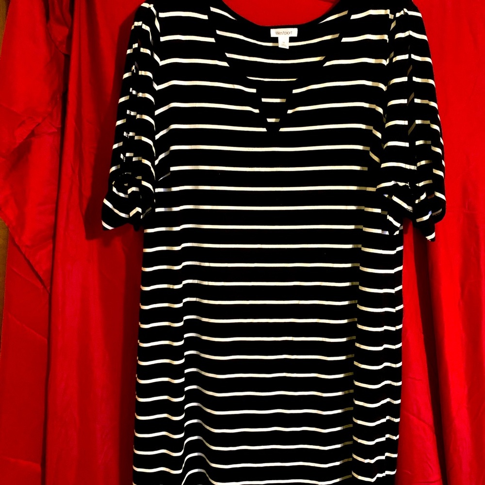 Black with white stripes short sleeve dress